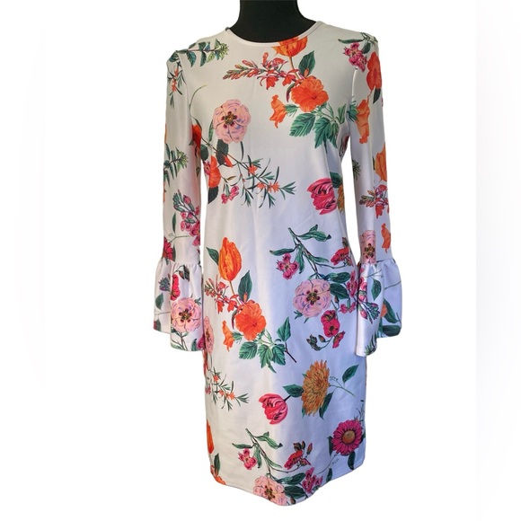 NWT ASOS Floral Dress With Fluted Sleeves Size 4 - Picture 15 of 16